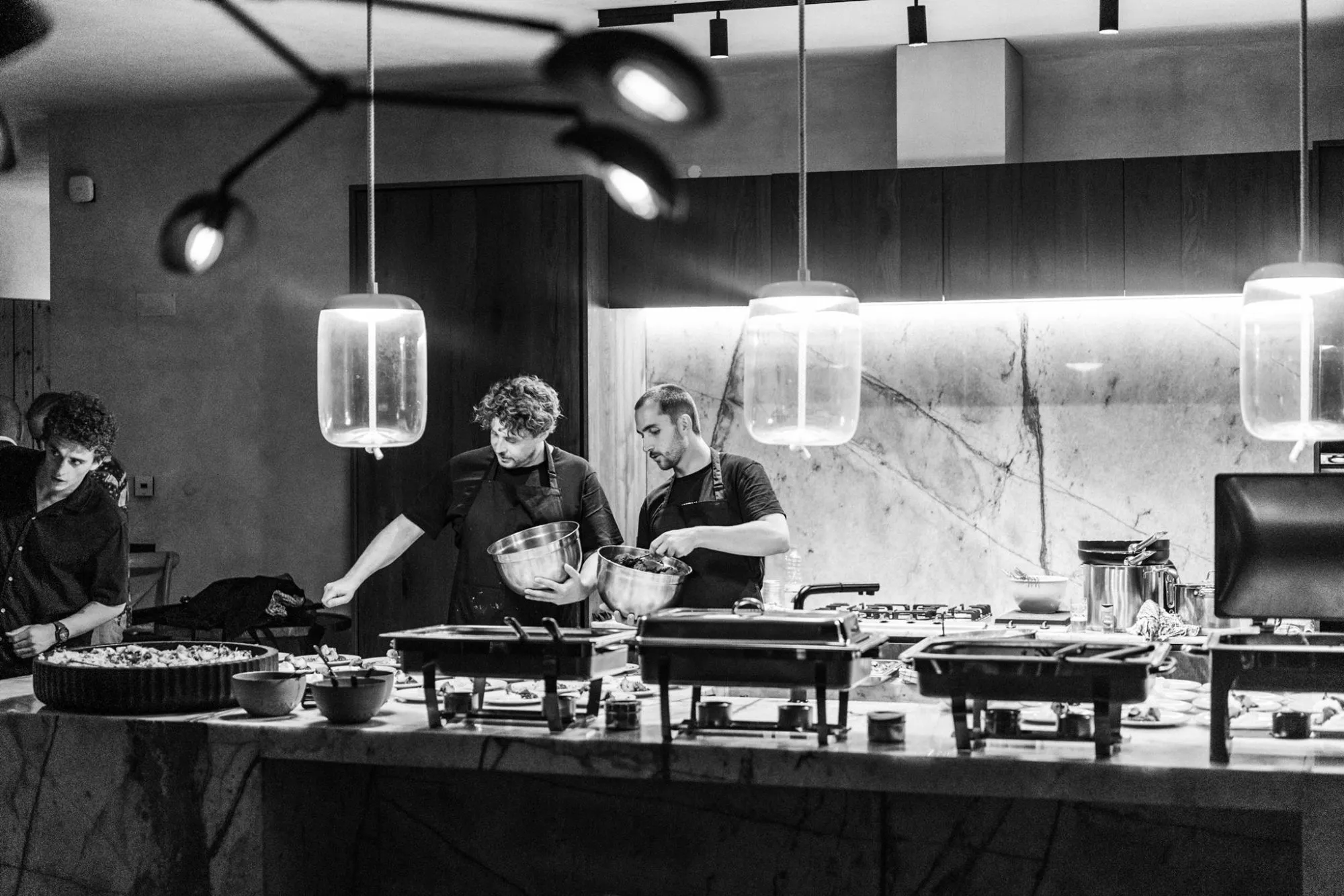 Service in the open kitchen